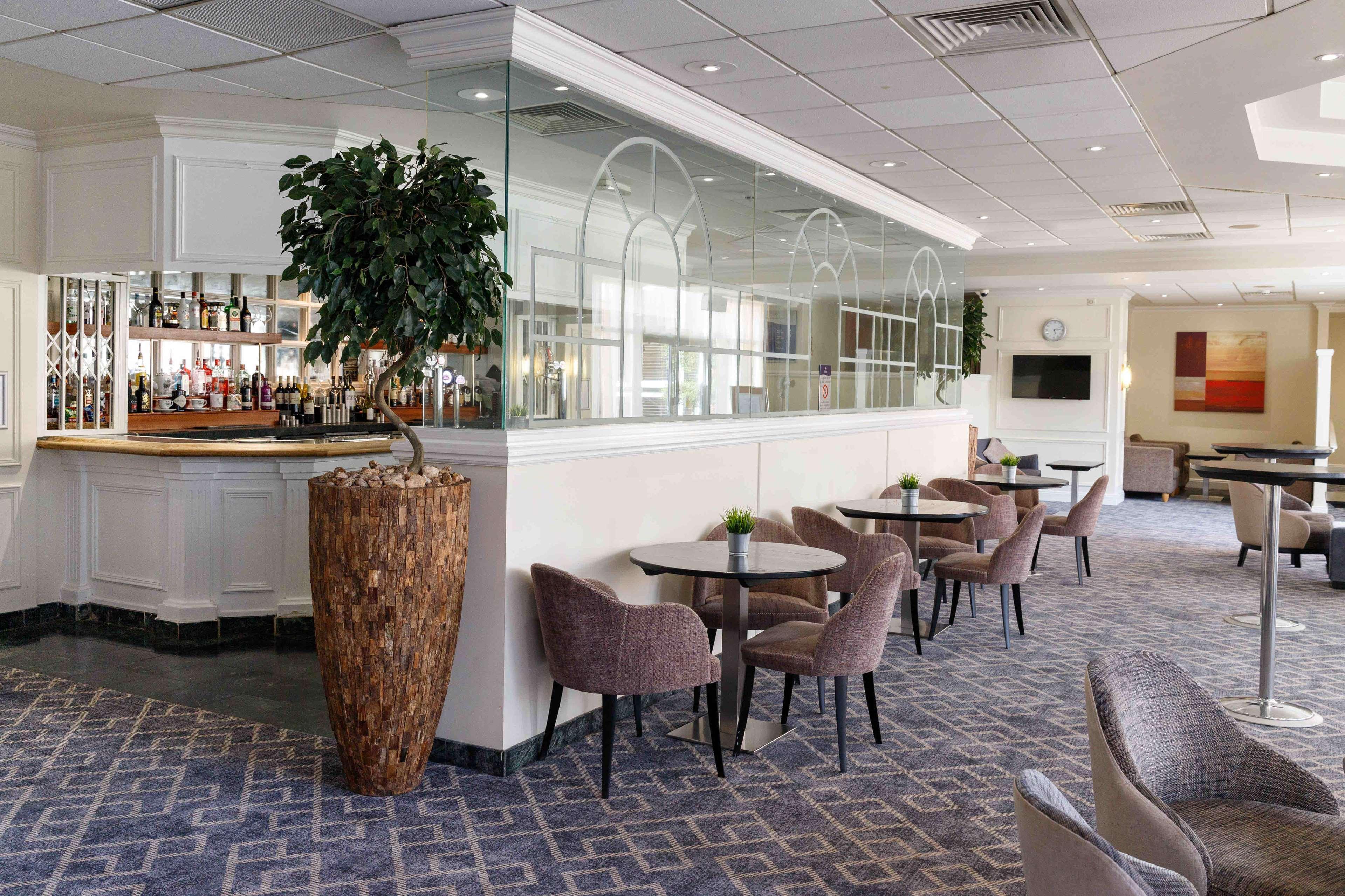 Hilton Northampton Hotel Bagian luar foto