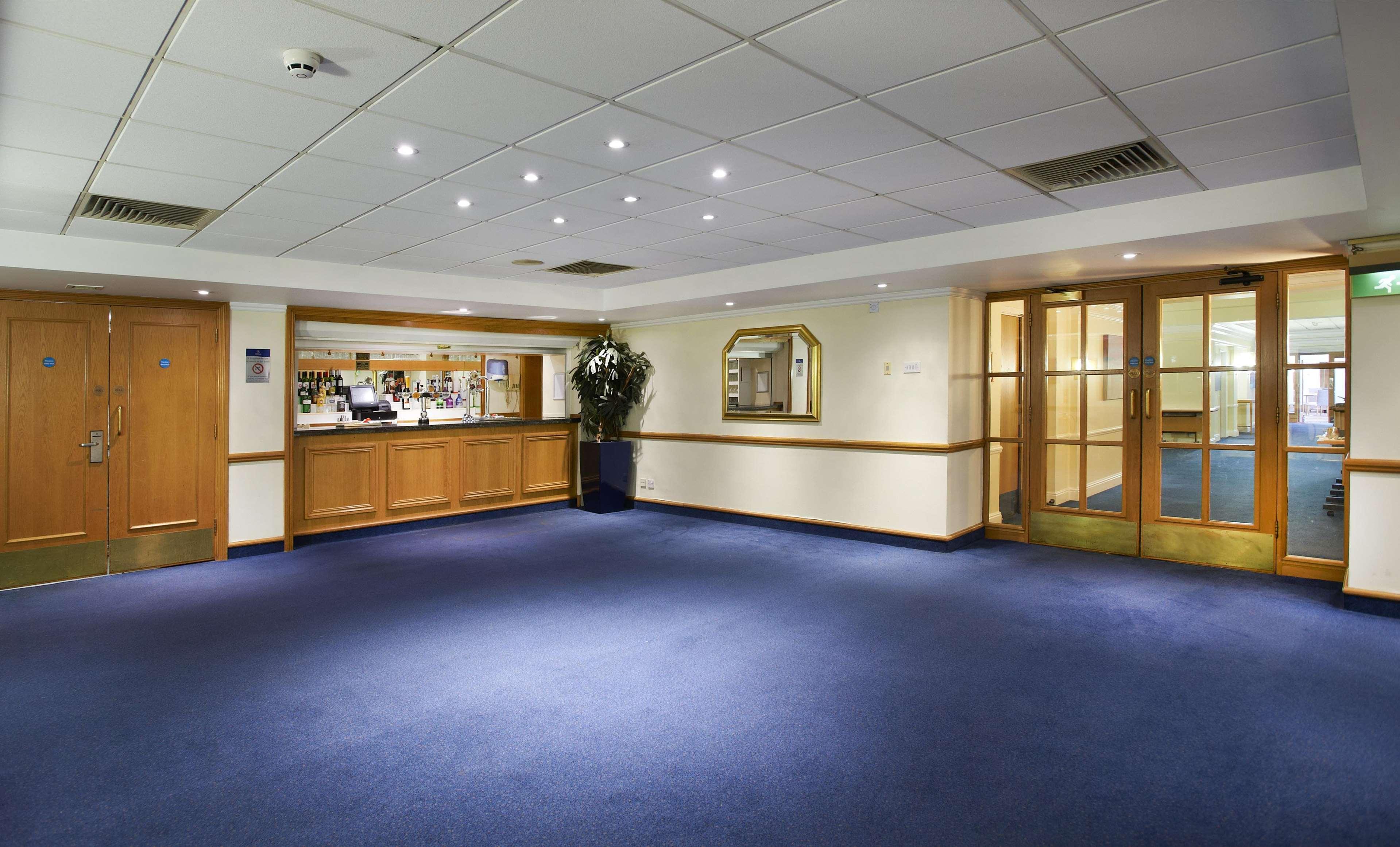 Hilton Northampton Hotel Bagian luar foto