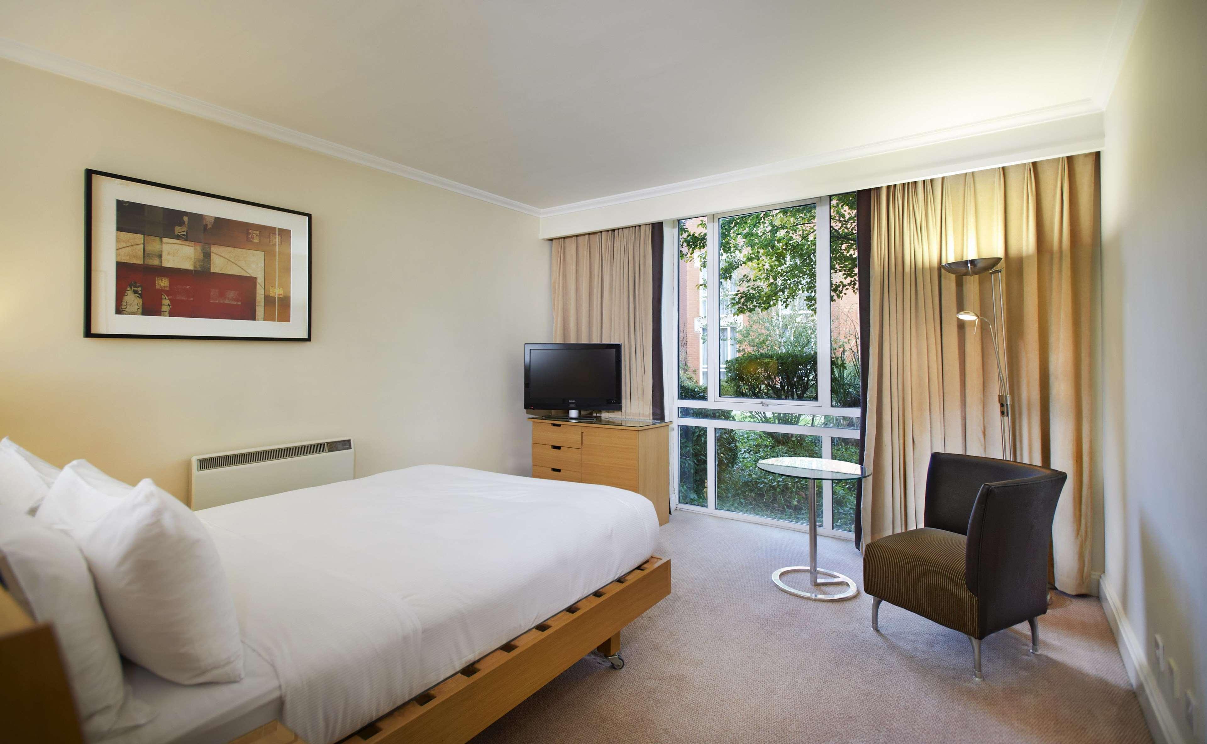 Hilton Northampton Hotel Bagian luar foto