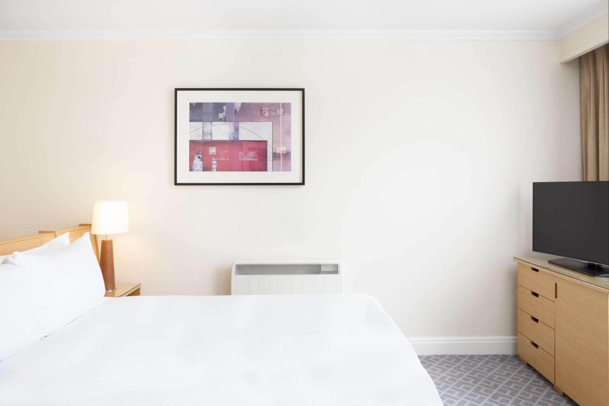 Hilton Northampton Hotel Bagian luar foto