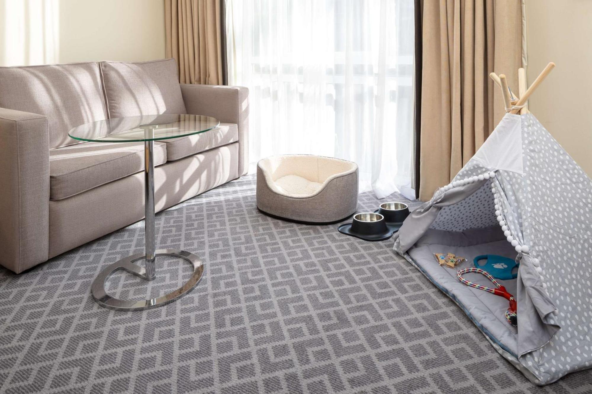 Hilton Northampton Hotel Bagian luar foto