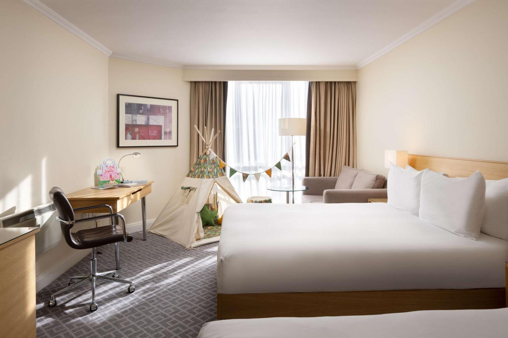 Hilton Northampton Hotel Bagian luar foto